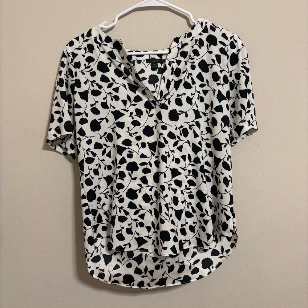 Black and White Floral Women's Top